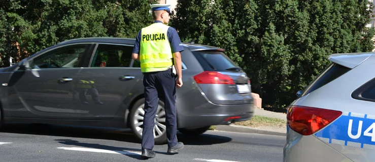 Zderzenie samochodu i ciągnika w Szurkowie. Policjanci zbadali trzeźwość kierujących - Zdjęcie główne