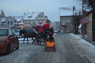 Świątecznie na rynku w Piaskach - Zdjęcie główne