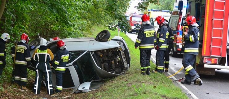 Groźny wypadek na drodze Kórnik - Czmoń. Gostyniak poszkodowany  - Zdjęcie główne