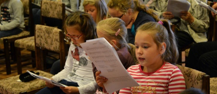 Te pieśni w uszach jeszcze brzmią... - Zdjęcie główne