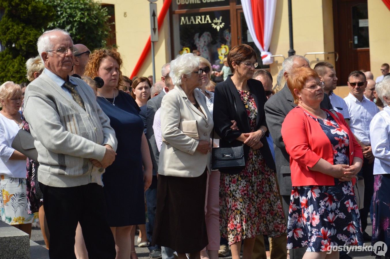 Krobia. Procesja Bożego Ciała przeszła ulicami miasta. Każdemu z ołtarzy przyświecało inne hasło: „Przez Maryję do Jezusa”, „Pozwólcie dzieciom przyjść do mnie”, Bierzcie i jedzcie, to jest ciało Moje” oraz „W mocy bożego Ducha” 