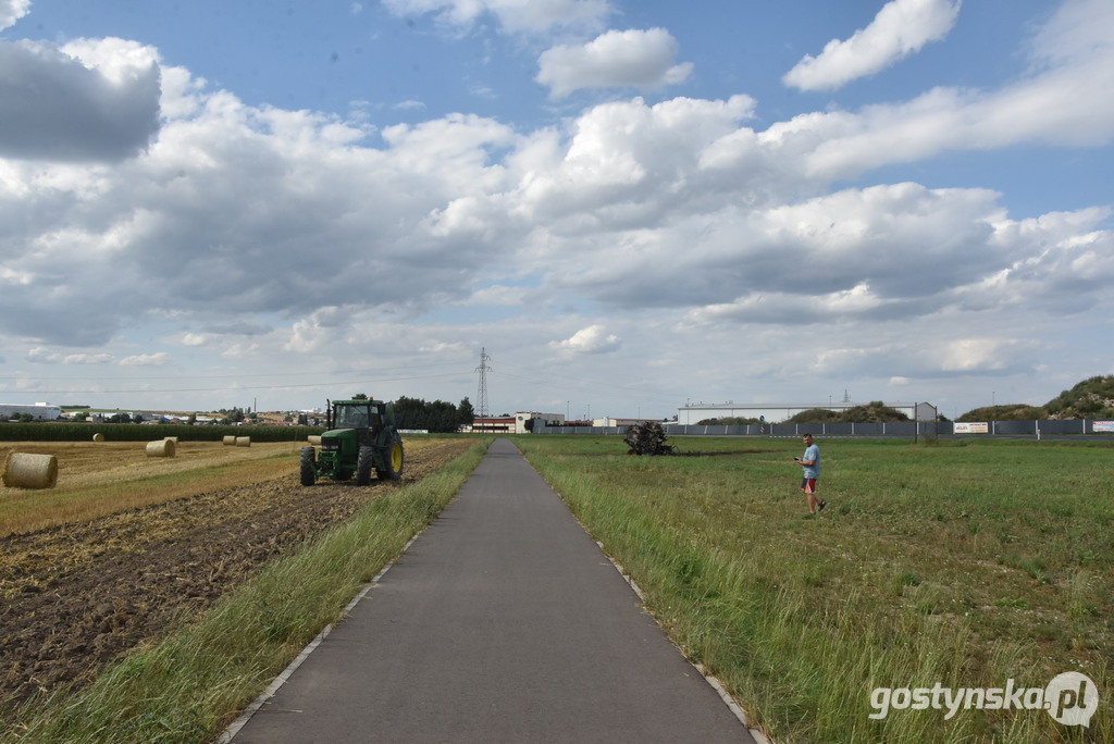 Pożar na obrzeżach Krajewic. Kierowca przytomnie uciekł.