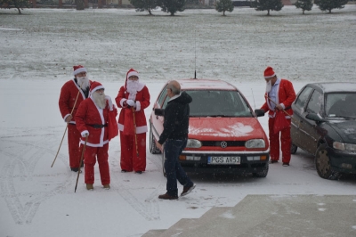 Wizyta Mikołajów w szkole w Piaskach - Zdjęcie główne