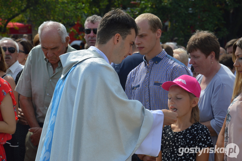 Święta Góra. Biskup Robert Włodarczyk pobłogosławił przyniesione na dożynki powiatowe plony: zboża, nasiona i zioła