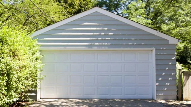 Drewniane garaże: pozytywne cechy i niezwykłe właściwości - Zdjęcie główne