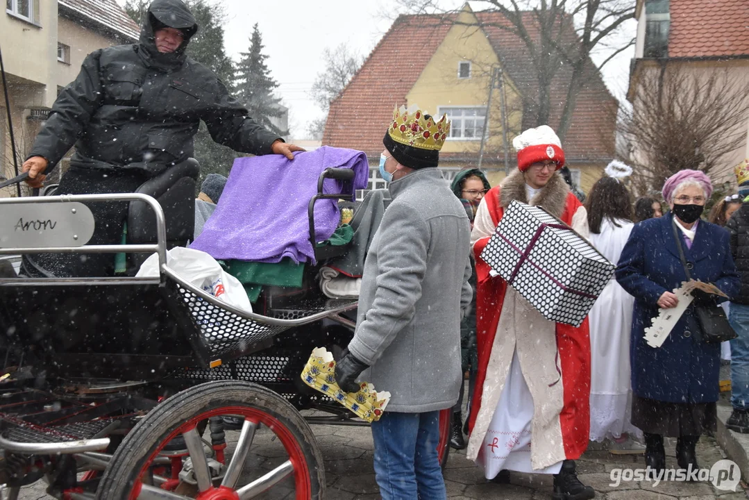 Gostyń. Orszak Trzech Króli przeszedł z kościoła pw. Ducha Świętego na gostyński rynek