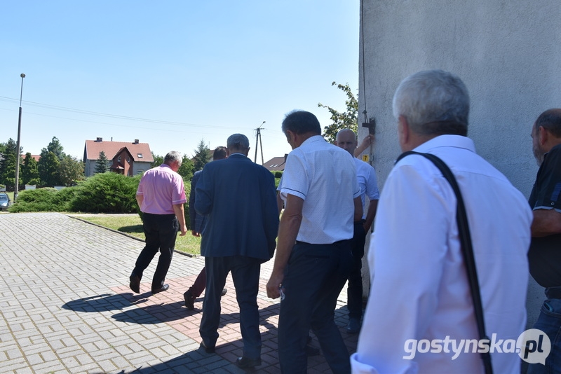 Miał być przewrót, skończyło się na udzieleniu wotum zaufania - Zdjęcie główne