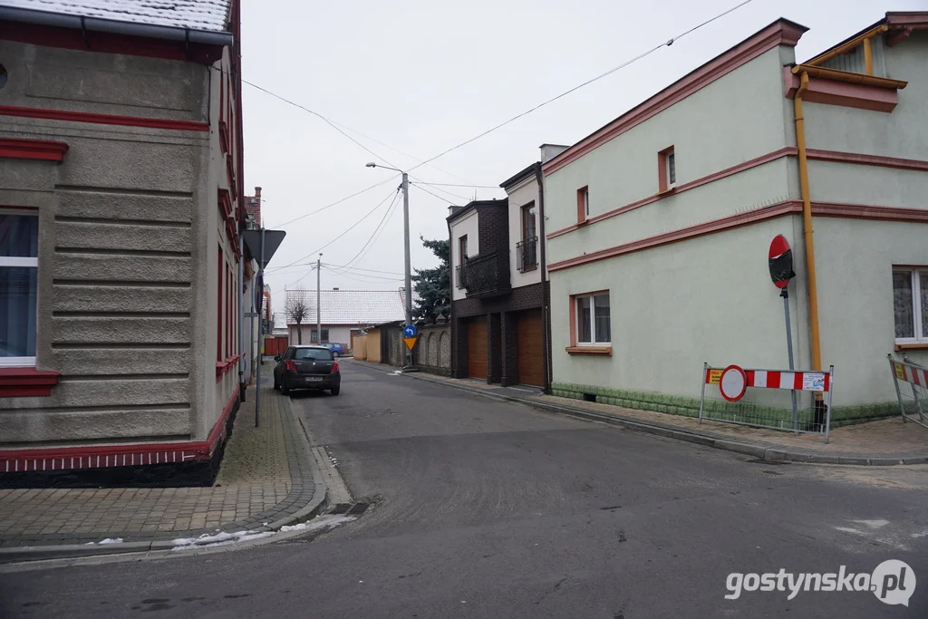 Chwilowo piaskowski rynek jest rozkopany