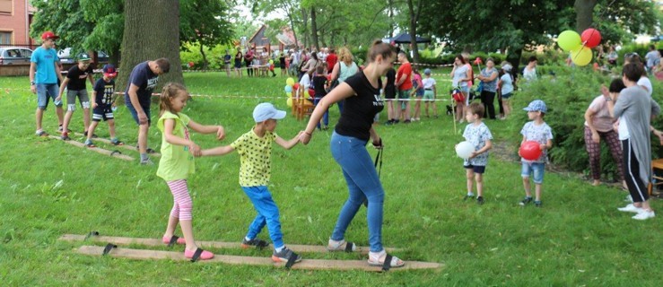 Lato, lato wszędzie. Poszaleli na festynie - Zdjęcie główne