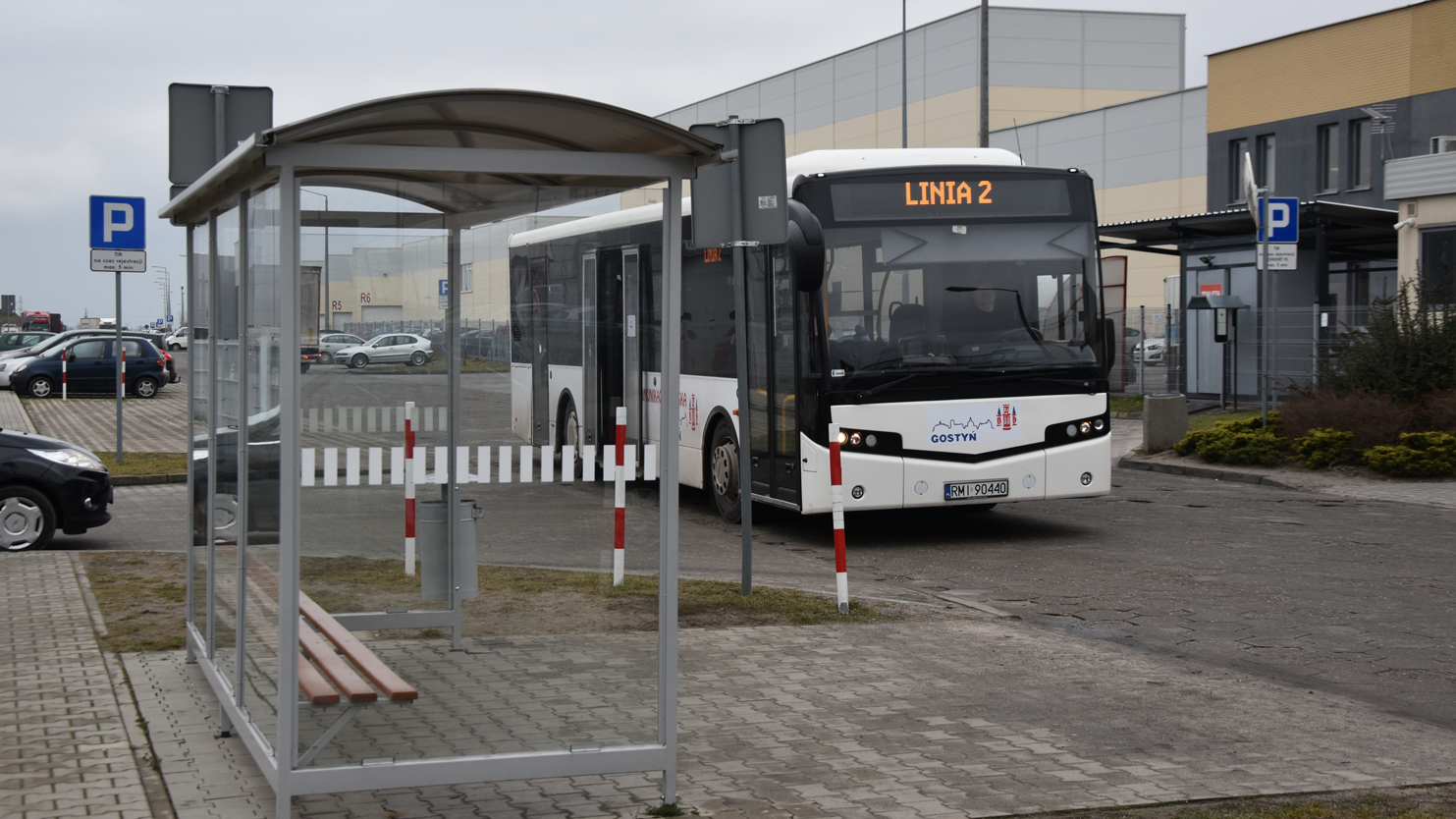 Autokar zawiezie do lekarza i na targowisko - Zdjęcie główne