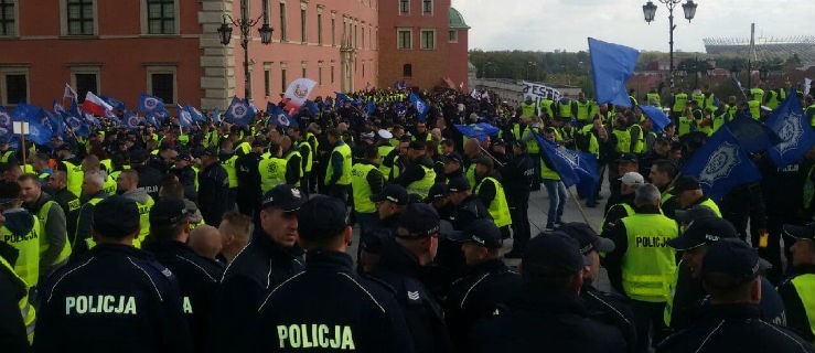 Gostyńscy mundurowi na manifestacji w Warszawie  - Zdjęcie główne