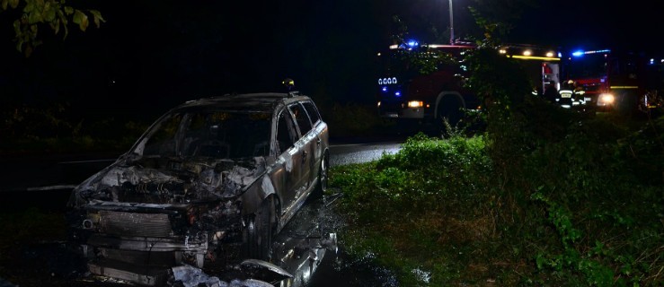 Volvo zapaliło się podczas jazdy. Auto spłonęło