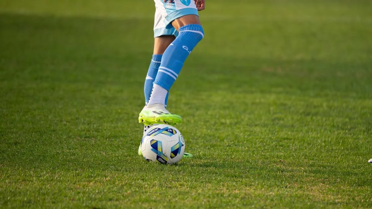 Atmosfera na stadionie – jak wpływa na przebieg spotkania?