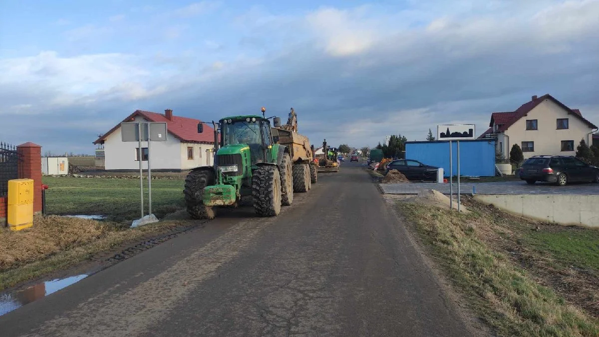 Przebudowa drogi powiatowej w Babkowicach. Przez najbliższy miesiąc kierowców i mieszkańców czekają objazdy - Zdjęcie główne