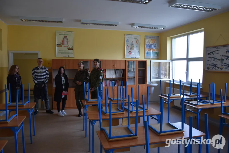 Krobia. W Zespole Szkół Ogólnokształcących i Zawodowych w Krobi w przyszłym roku szkolnym 2022/2023 otwartych ma zostać 5 oddziałów. - Nie ukrywam, że gdyby się udało utrzymać na obecnym poziomie klasy techniczne, licealne i branżowe byłbym zadowolony - komentuje dyrektor Krzysztof Perdon
