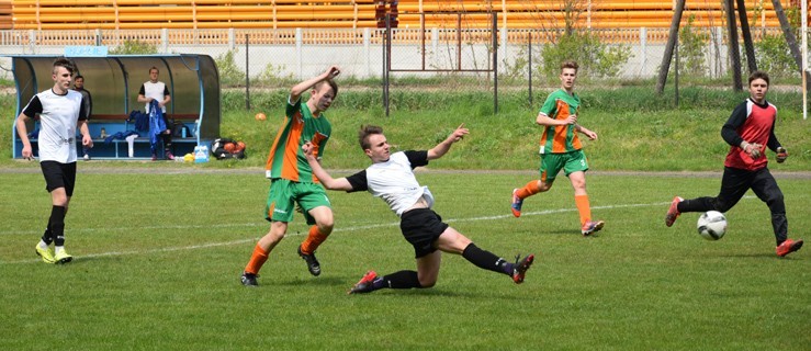 Lider zgarnął trzy punkty. Korona - Krobianka 0 : 2 - Zdjęcie główne