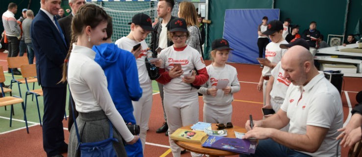 Drzwi otwarte z mistrzowskim akcentem  - Zdjęcie główne