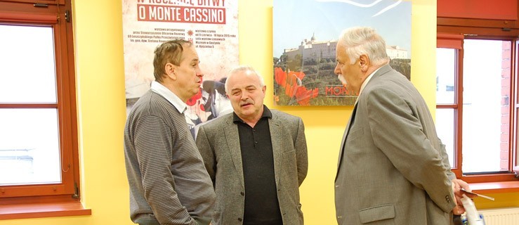 Czerwone maki na Monte Cassino - wystawa w muzeum - Zdjęcie główne