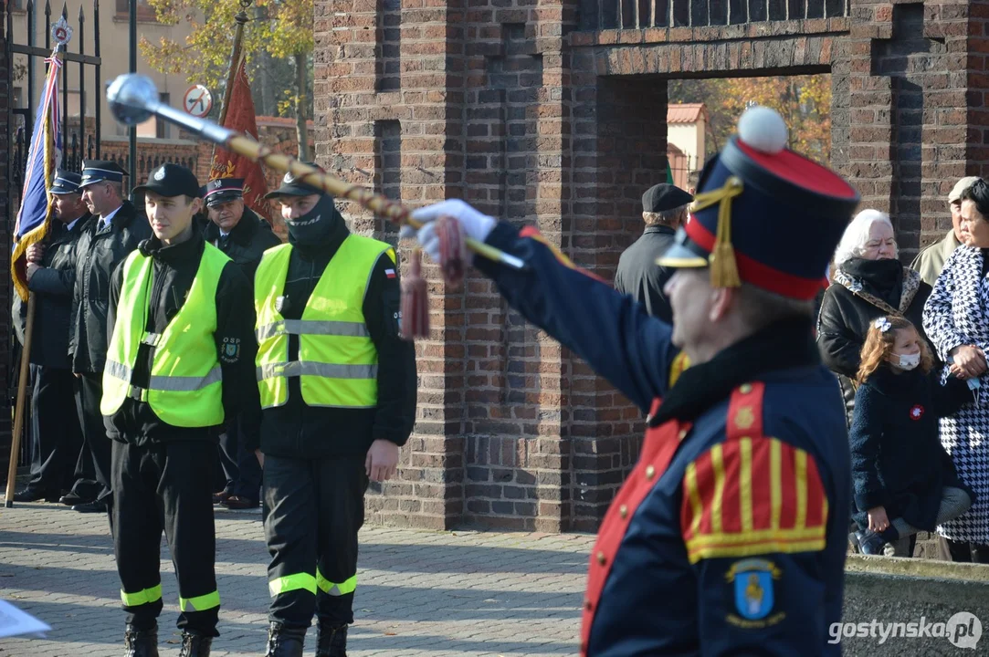 Krobia. Na zakończenie obchodów 103. rocznicy odzyskania przez Polskę niepodległości przed pomnikiem Powstańców Wielkopolskich padły bardzo znamienne słowo; że "najwyższe cele osiągaliśmy tylko wówczas, gdy jednoczyła nas wspólna sprawa"