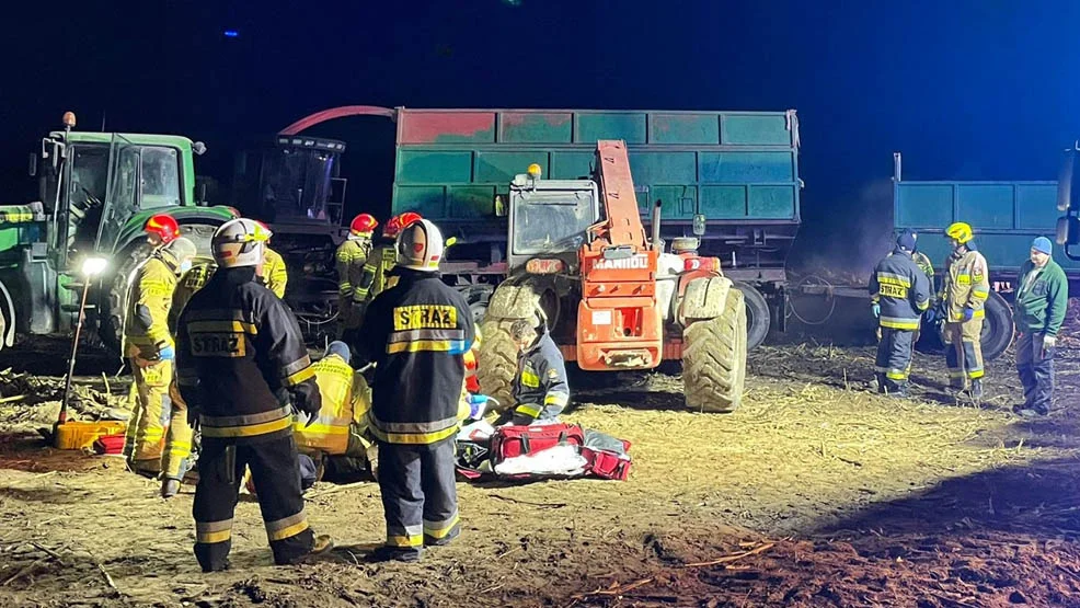 Zginął przygnieciony przyczepą rolniczą. Tragedia podczas prac polowych - Zdjęcie główne