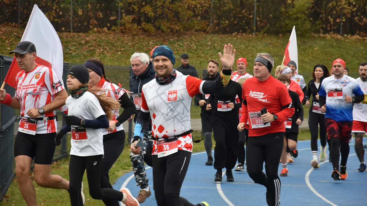 Gostyński Bieg Niepodległości 2025. Było tak wielu zawodników, iż zabrakło medali
