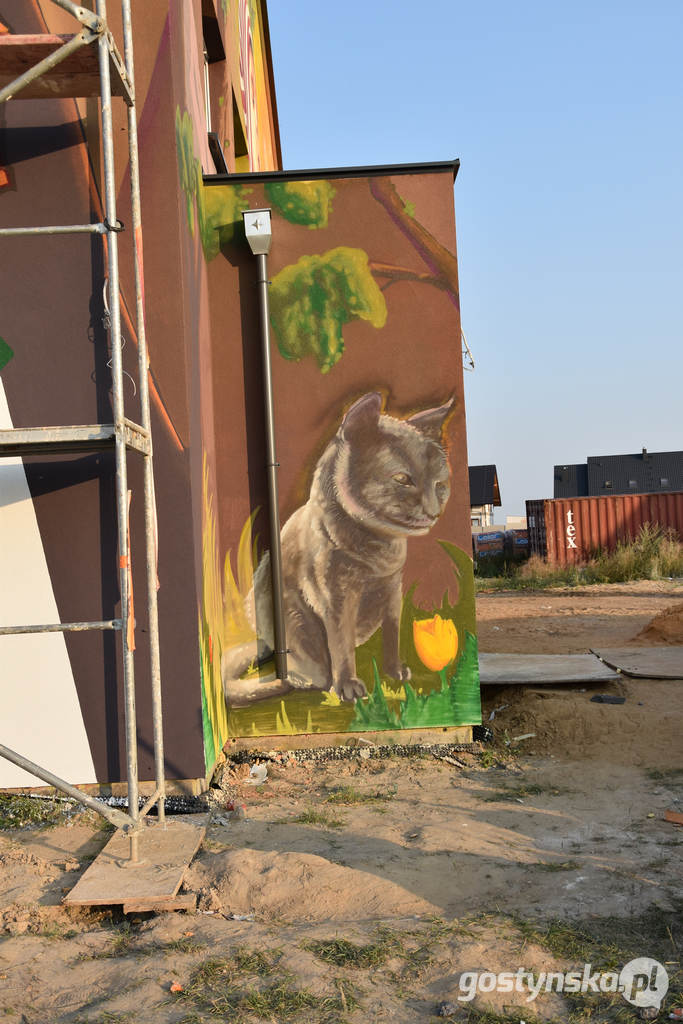 Gostyń - Brzezie. W podgostyńskiej wiosce, na budynku niepublicznego przedszkola powstaje piękny mural