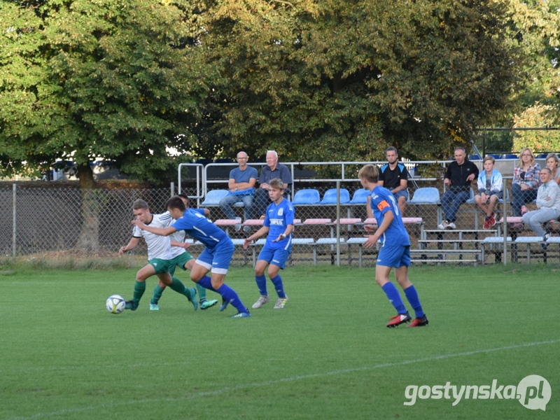 Kania Gostyń - UKS Śrem 0 : 2 - Zdjęcie główne