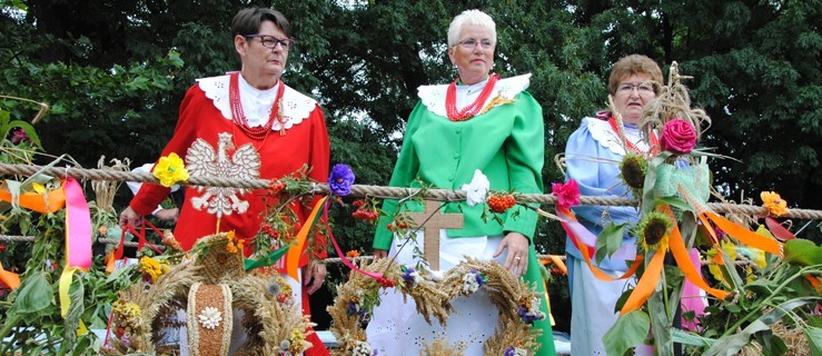 Cieszą się z zebranych plonów - Zdjęcie główne
