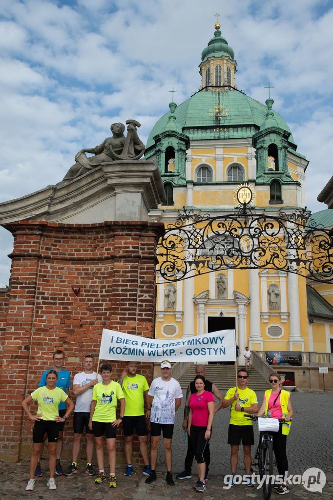 Koźmińscy biegacze dotarli na Święta Górę wczoraj popołudniu