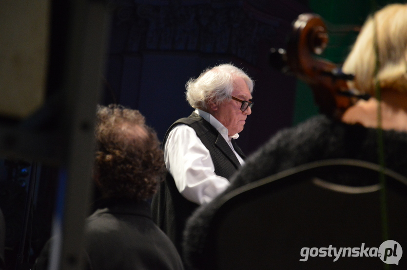 Święta Góra. Koncert pamięci zmarłych artystów i kompozytorów związanych ze Świętą Górą pod batutą maestro Jerzego Maksymiuka zagrała Orkiestra Symfoniczna Filharmonii Kaliskiej, a zaśpiewał Poznański Chór Chłopięcy oraz soliści Marzena Michałowska (sopran), Anna Bernacka (mezzosopran), Tomasz Krzysica (teno), Jarosław Bręk (bas).