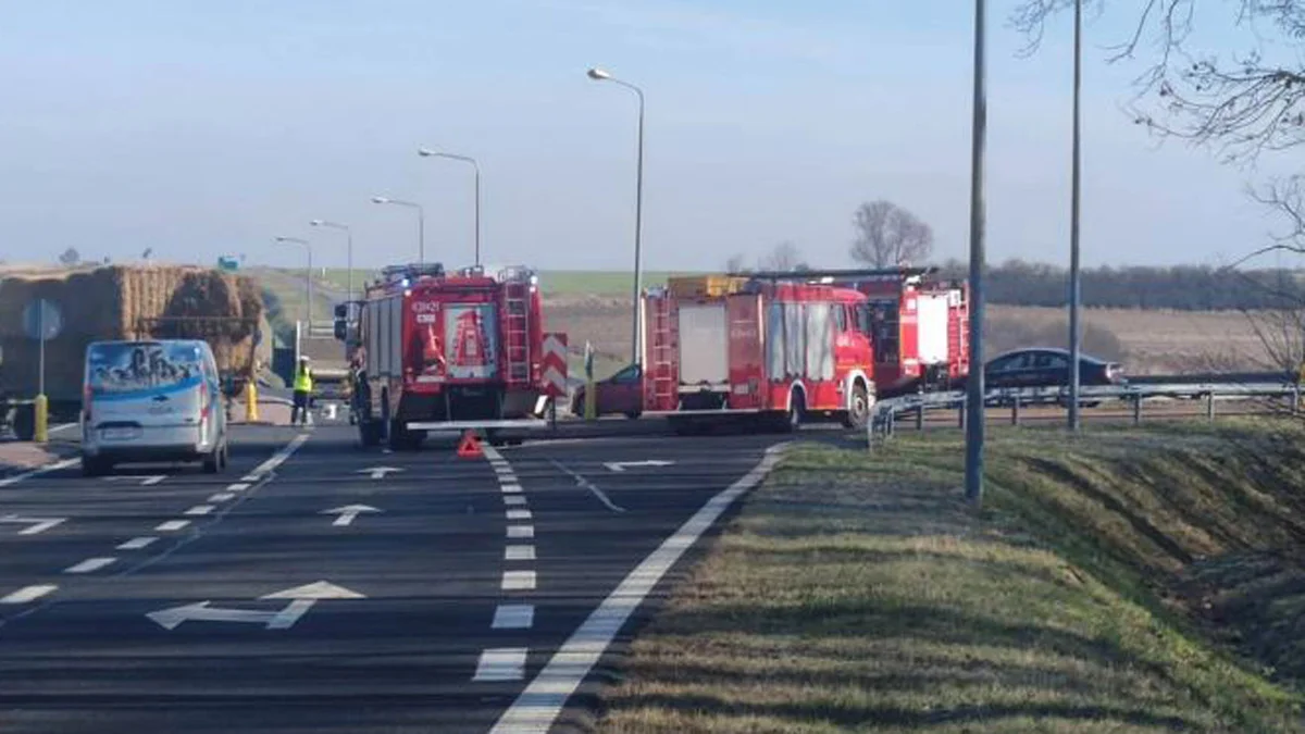 Na drodze krajowej nr 12 po raz kolejny doszło do kolizji dwóch pojazdów - Zdjęcie główne