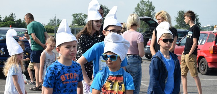 Wzięli udział w rajdzie dla frajdy. Było smerfnie - Zdjęcie główne