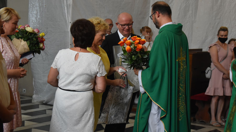 Nie zapominaj o nas - prosili parafianie.  Pełna wzruszenia i wdzięczności msza pożegnalna na Świętej Górze  - Zdjęcie główne