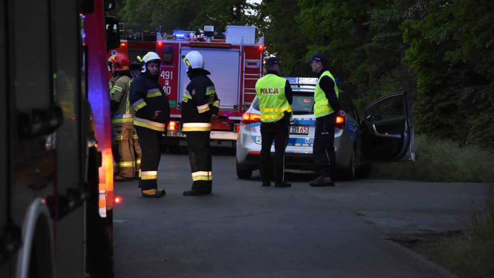 „Dostawczak” uszkodził dwa samochody, nastolatek dachował „osobówką” . Pechowa gmina Piaski - Zdjęcie główne