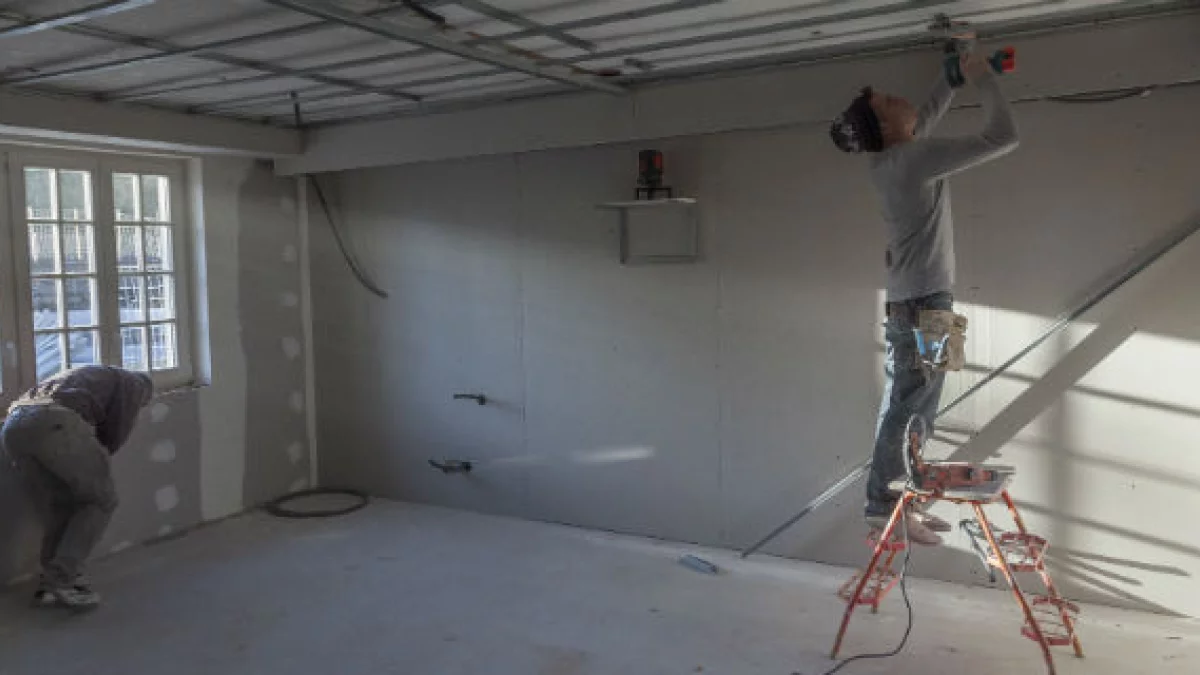 Ostatnia podstawówka w gminie znalazła swojego wykonawcę. Do końca roku cały budynek ma przejść termomodernizację