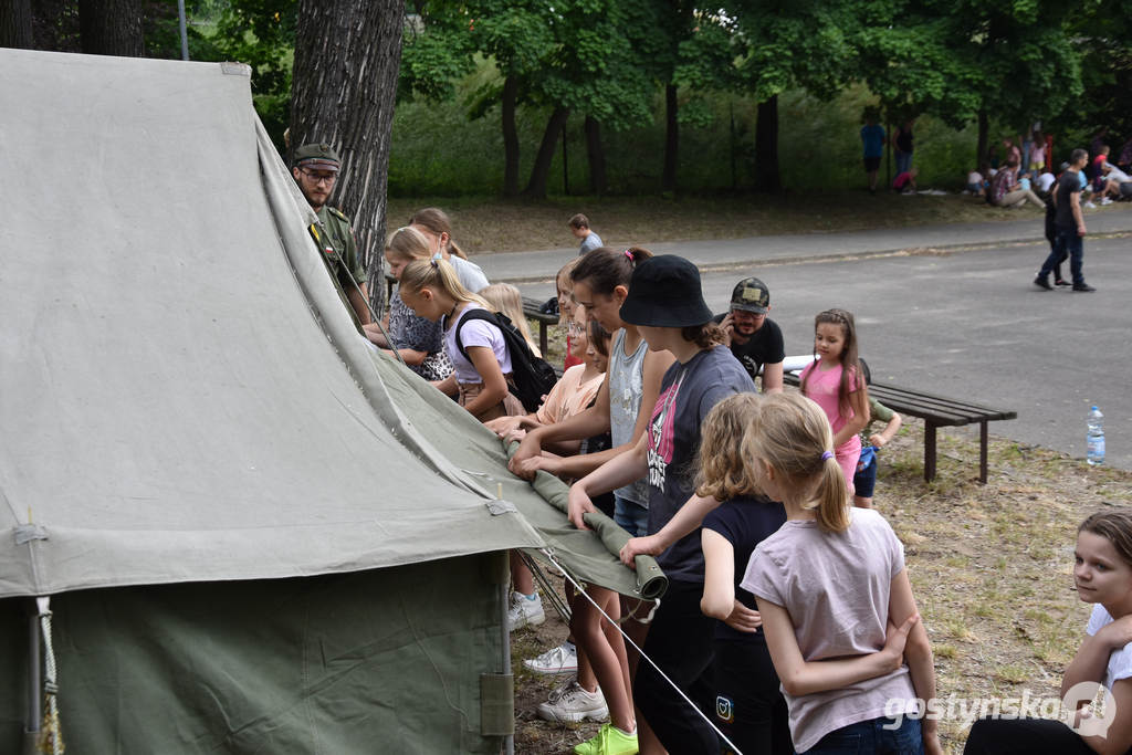 Gostyń. Jest kilka osób, ktore chciałoby reaktywować harcerstwo w Gostyniu. W parku miejskim odbyła się zbiórka naborowa