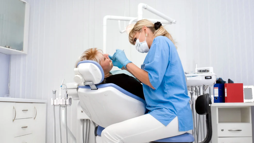 Zęby nie poczekają na koniec epidemii. Jak często chodzić do stomatologa? - Zdjęcie główne