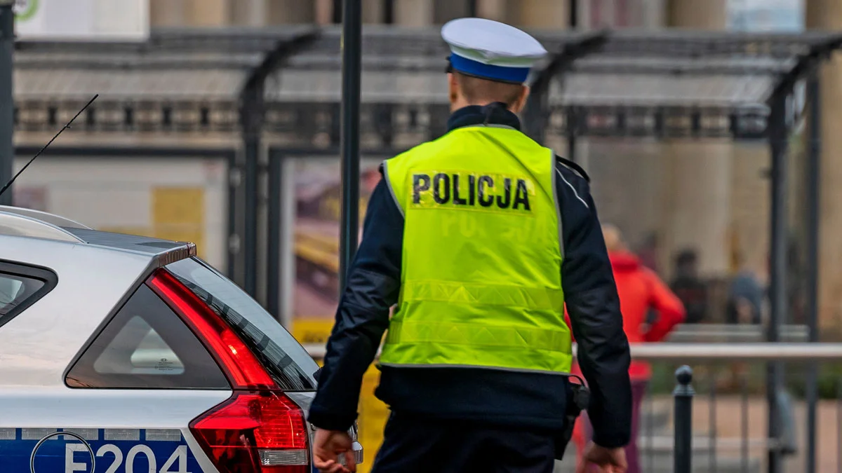 Mieszkaniec Gostynia uderzył osobówką w motorower. Nastolatek w gostyńskim szpitalu - Zdjęcie główne