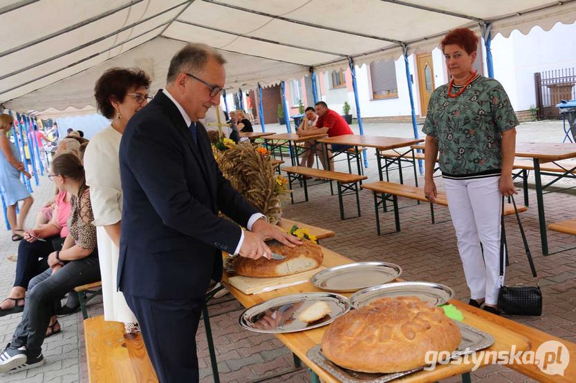 Główna część dożynek gminno-parafialnych odbyła się na Placu Cyryla Ratajskiego w Pępowie.