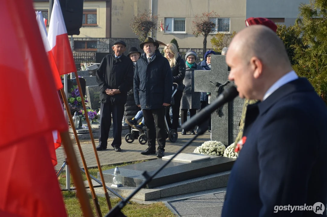 Krobia. Na zakończenie obchodów 103. rocznicy odzyskania przez Polskę niepodległości przed pomnikiem Powstańców Wielkopolskich padły bardzo znamienne słowo; że "najwyższe cele osiągaliśmy tylko wówczas, gdy jednoczyła nas wspólna sprawa"