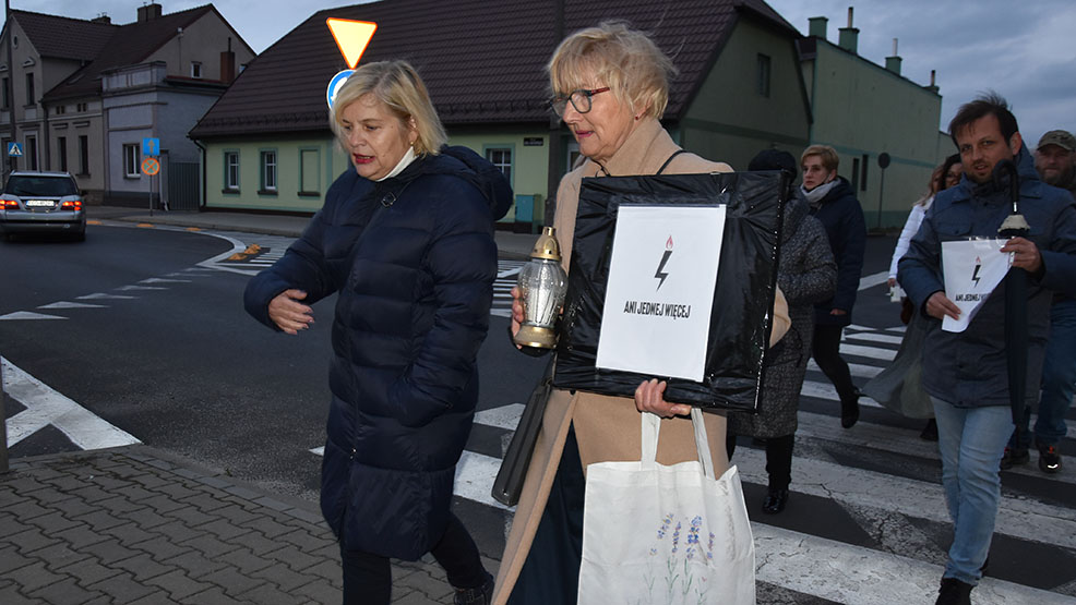 Wyszli na ulice. „Nie mogłyśmy siedzieć w domu”.  Gostyński marsz dla Izy z Pszczyny - Zdjęcie główne