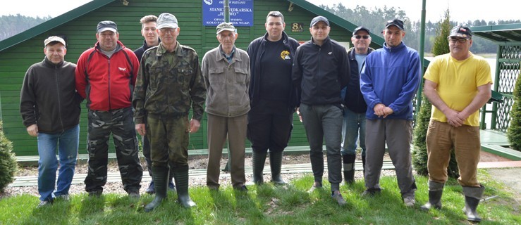 Teren nad zalewem posprzątany. Kilkanaście worków z odpadami - Zdjęcie główne