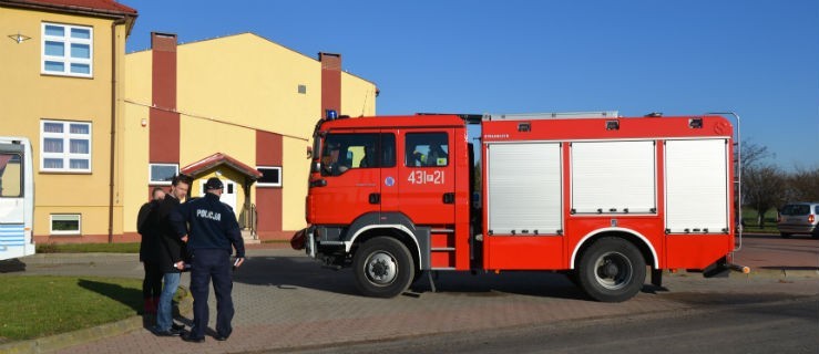 Otrzymali zgłoszenie o pożarze szkoły, ewakuowano uczniów - Zdjęcie główne