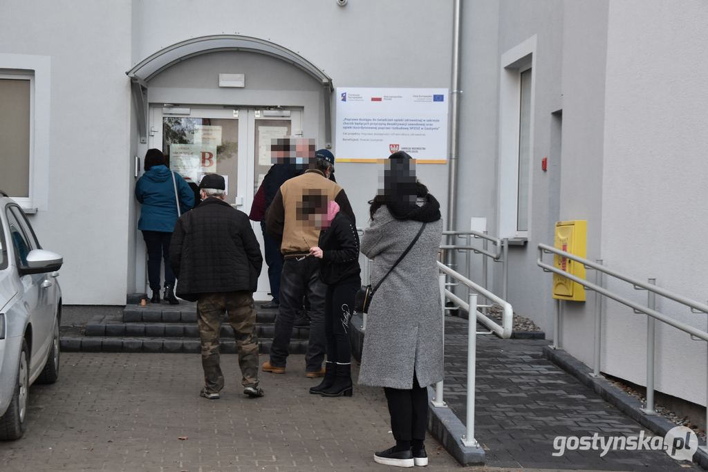 W mobilnym punkcie pobrań w Gostyniu, w namiocie dziś zabrakło pielęgniarza