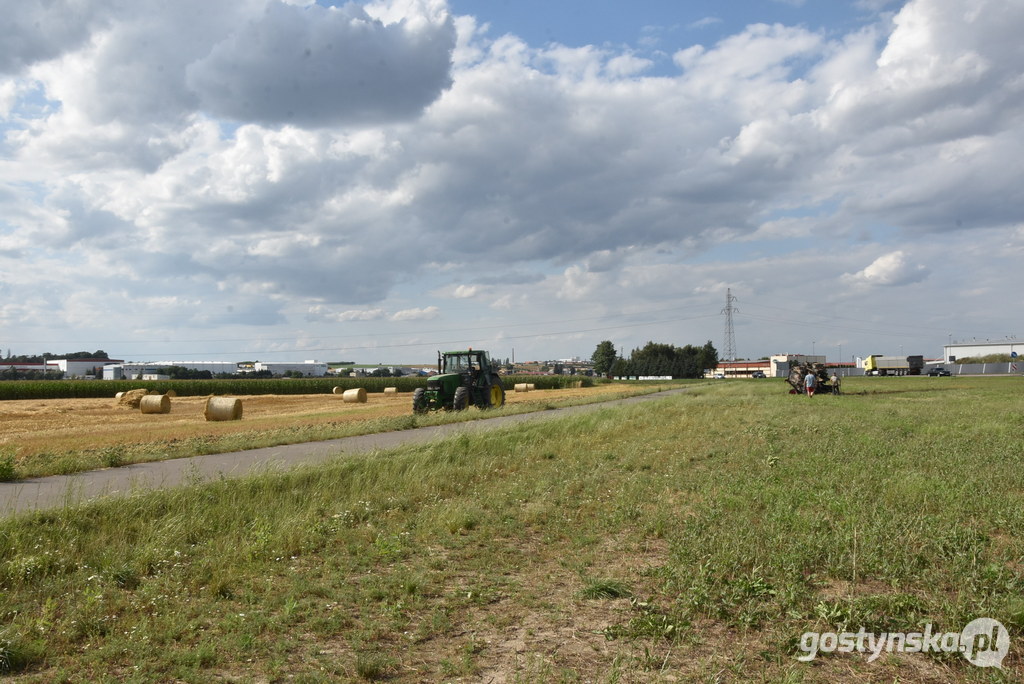 Pożar na obrzeżach Krajewic. Kierowca przytomnie uciekł.