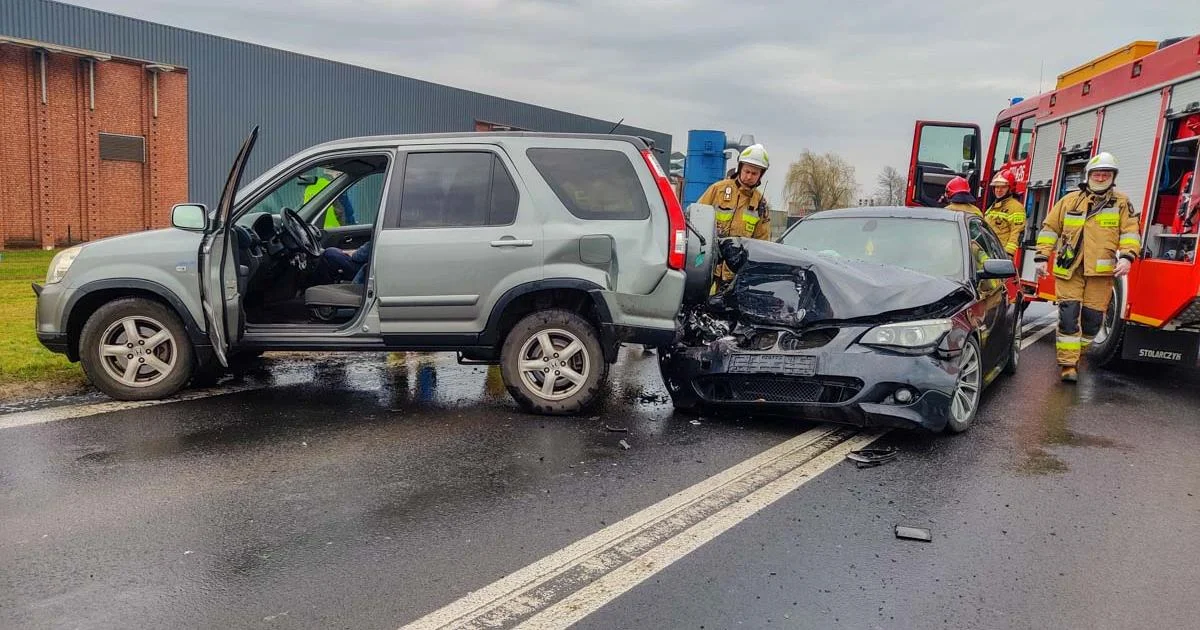 Zderzenie BMW z hondą na DW434 w Śremie. Sprawca to mieszkaniec powiatu gostyńskiego - Zdjęcie główne