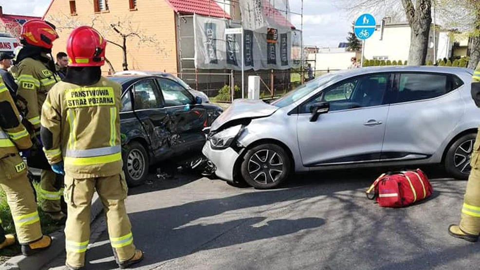 Kolizja w Pępowie. Kobieta doznała obrażeń dłoni. Sprawca dostał "po kieszeni" od policji - Zdjęcie główne