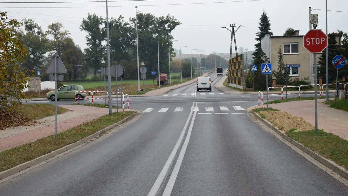 Przez rondo na ulicy Poznańskiej w Gostyniu pojedziemy już w lipcu 2023 roku. O kasie dla Gostynia w projekcie budżetu Wielkopolski - Zdjęcie główne