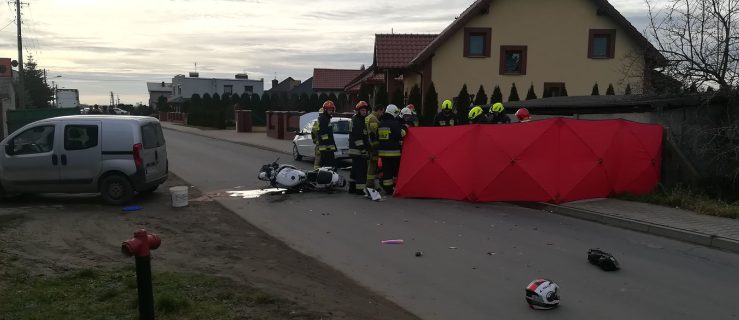 Samochody zderzyły się z motocyklem. Wezwano śmigłowiec [AKTUALIZACJA] - Zdjęcie główne