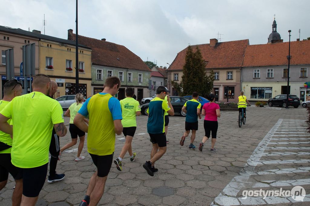 Koźmińscy biegacze dotarli na Święta Górę wczoraj popołudniu